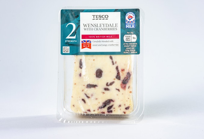 Tesco - I Tried Christmas Cheese At Supermarkets Like Aldi And Asda - The Loser Will Surprise You's Wensleydale had big and juicy cranberries