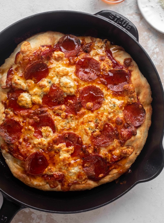 skillet pepperoni pizza - Skillet Pepperoni Pizza With Hot Honey And Blue Cheese