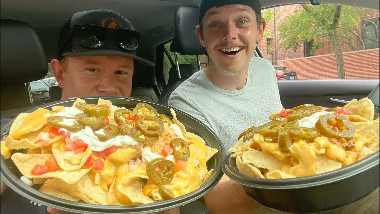 [LIVE]: Volcano Nachos with LAVA SAUCE at Taco Bell 🔥🌮🙏