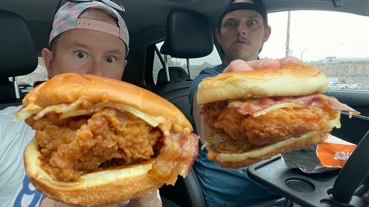 [LIVE]: Popeyes’ Bacon & Cheese Chicken Sandwich Food Review